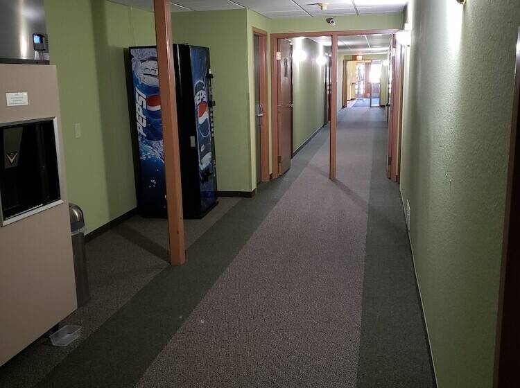 فندق Harbor Lights Lodge