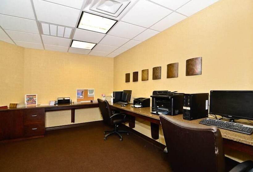 호텔 Hawthorn Suites By Wyndham Williston