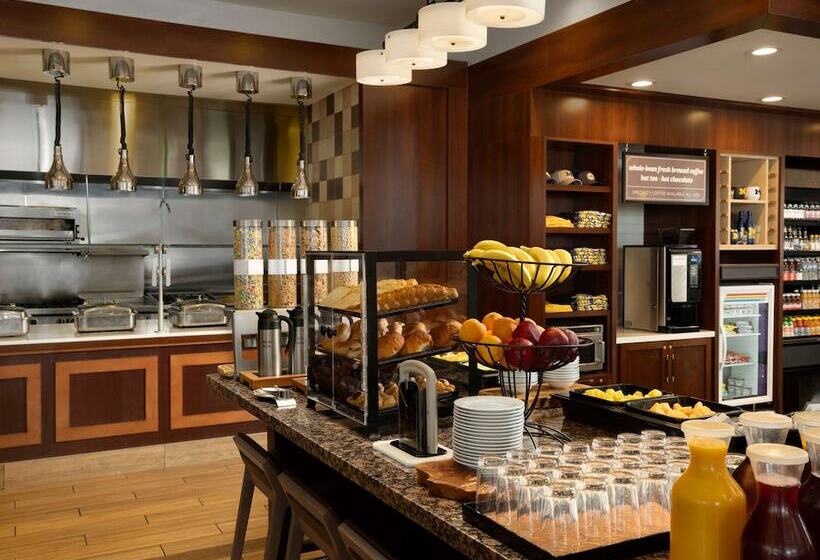 هتل Hilton Garden Inn Ann Arbor