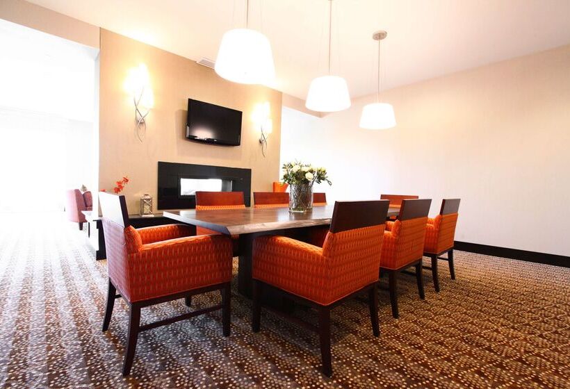 فندق Hilton Garden Inn Olathe