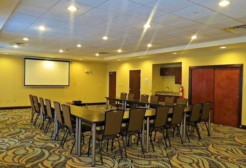 فندق Holiday Inn Express & Suites Cross Lanes, An Ihg