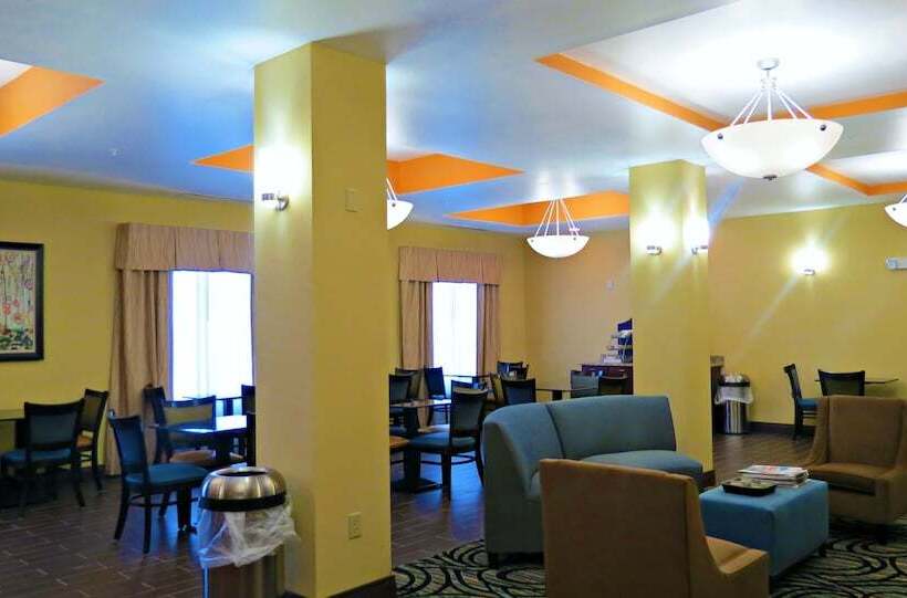 فندق Holiday Inn Express & Suites Cross Lanes, An Ihg