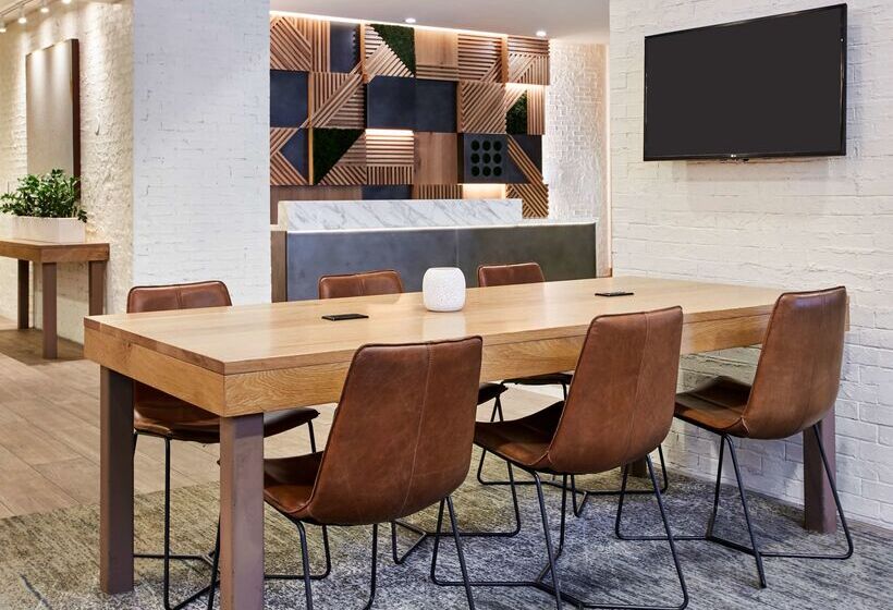 Отель Hyatt Place Chicago River North