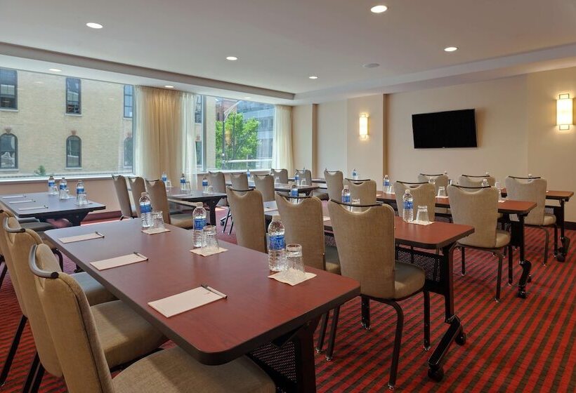 Отель Hyatt Place Chicago River North