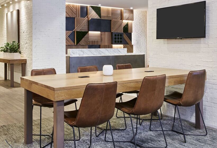 Отель Hyatt Place Chicago River North