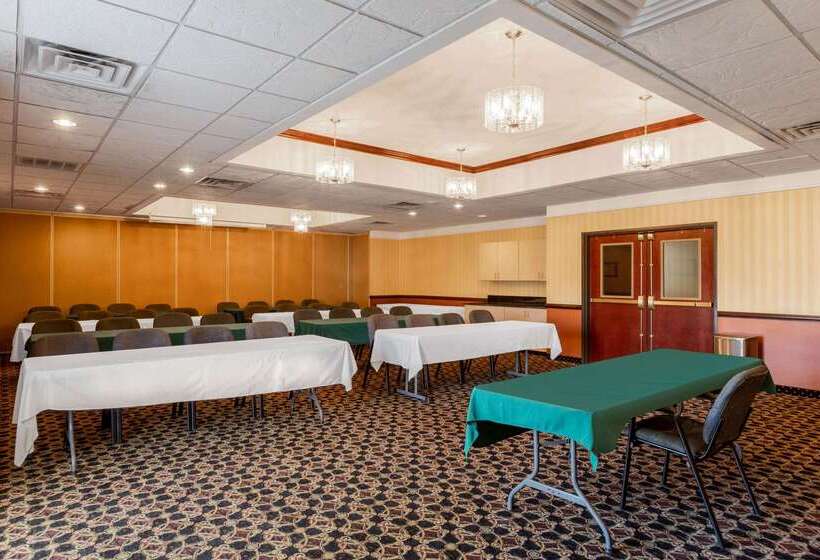 هتل La Quinta By Wyndham Dodge City