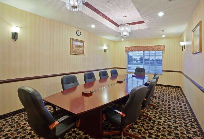 هتل La Quinta By Wyndham Dodge City