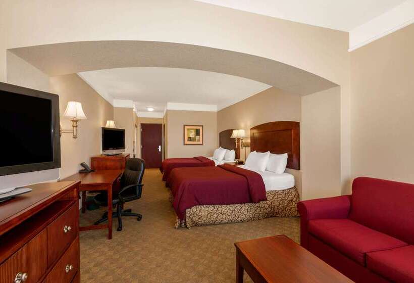 هتل La Quinta By Wyndham Dodge City