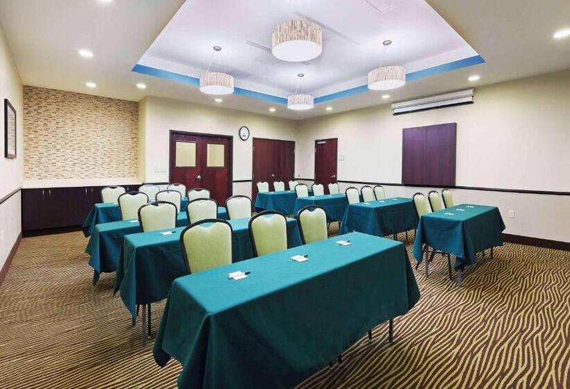 ホテル La Quinta Inn & Suites By Wyndham Floresville