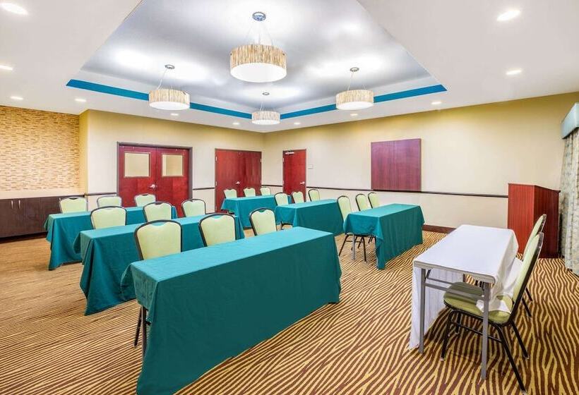 ホテル La Quinta Inn & Suites By Wyndham Floresville