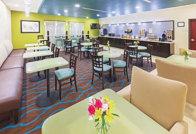 ホテル La Quinta Inn & Suites By Wyndham Floresville