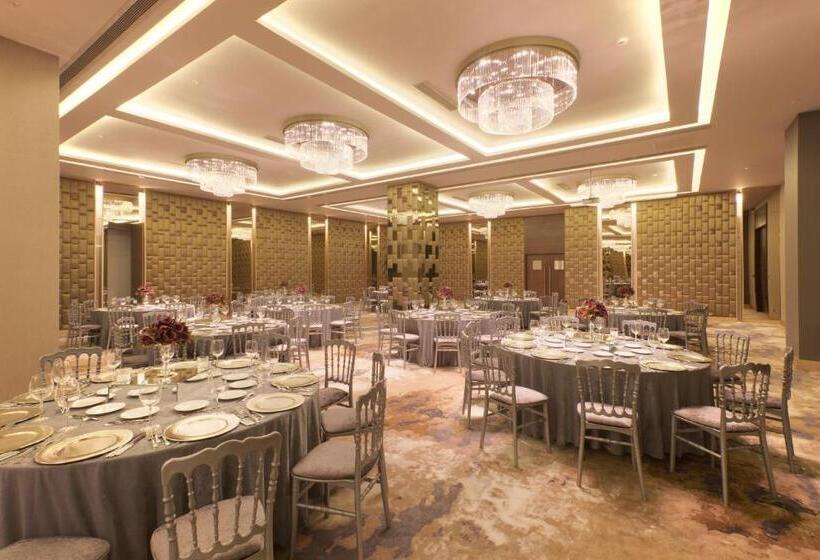 Отель Mercure Istanbul Umraniye