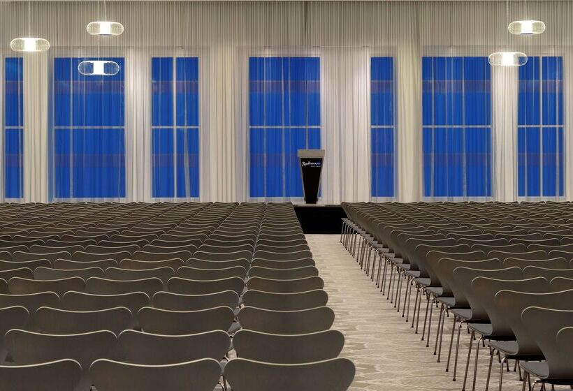 فندق Radisson Blu Mall Of America