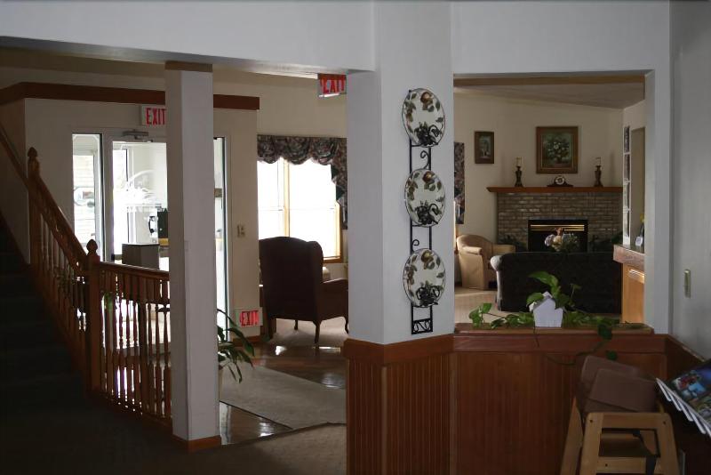 فندق River Valley Inn & Suites