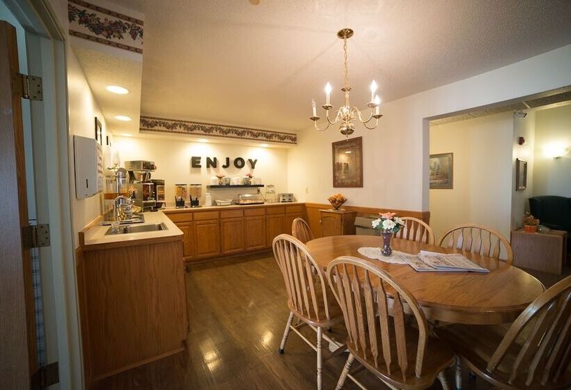 فندق River Valley Inn & Suites