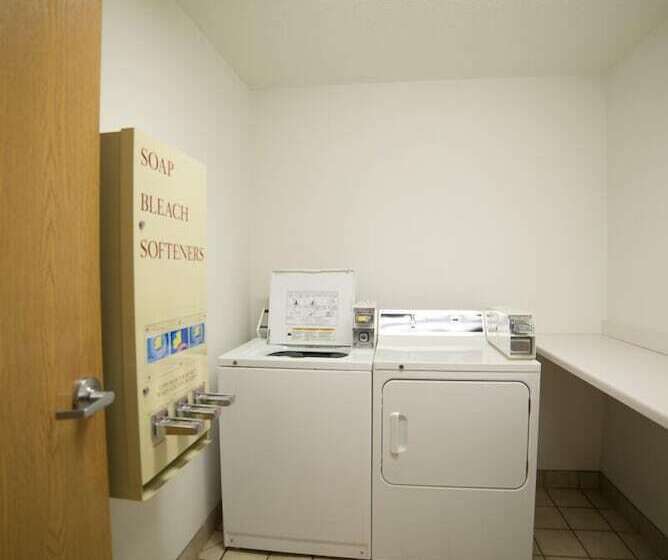 فندق River Valley Inn & Suites