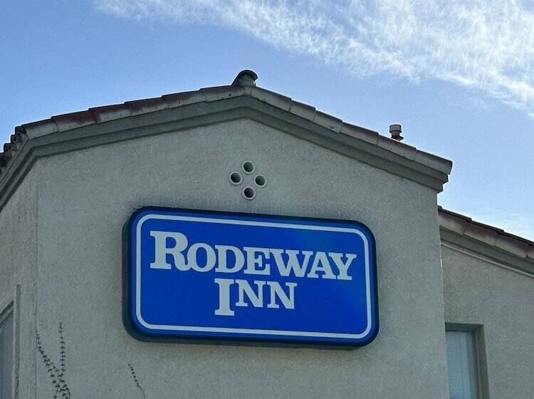 Отель Rodeway Inn South Gate  Los Angeles South