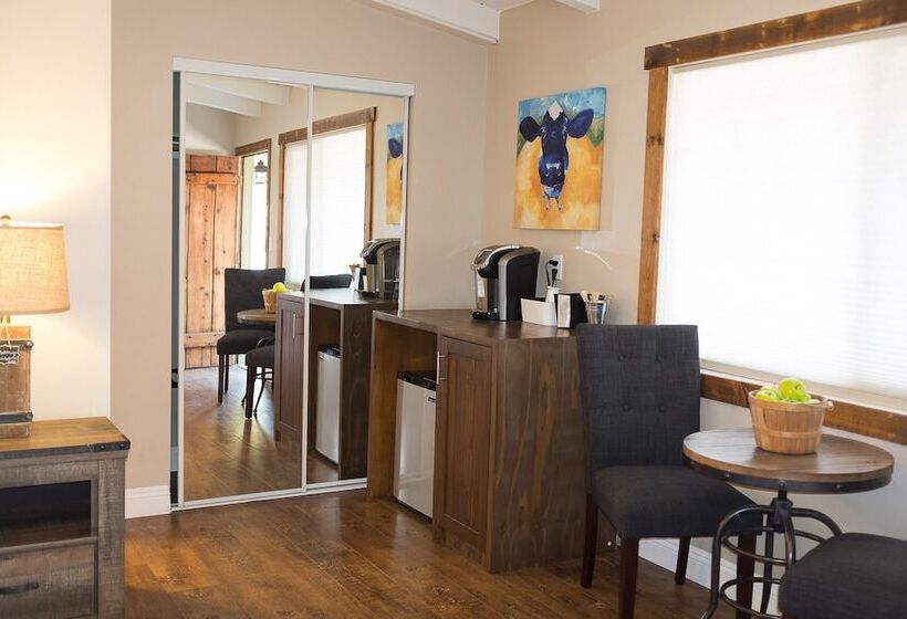 فندق ريفى Apple Tree Inn