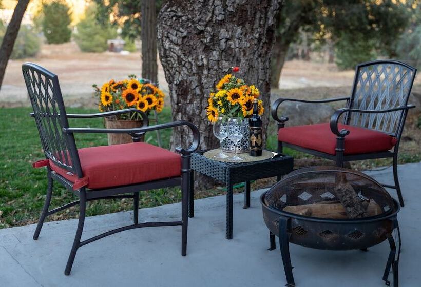 בית מלון כפרי Apple Tree Inn