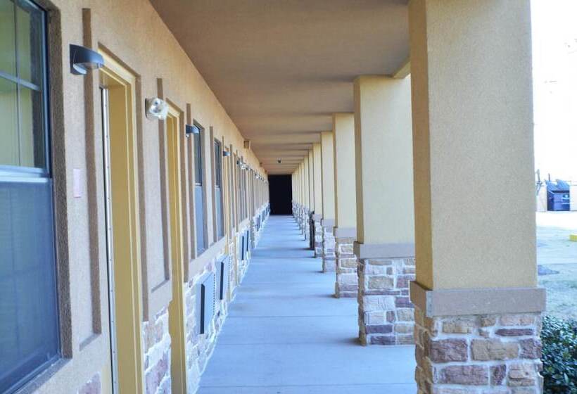 Отель Scottish Inns Fort Worth