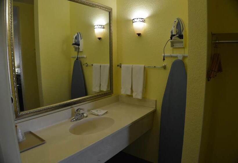 Отель Scottish Inns Fort Worth