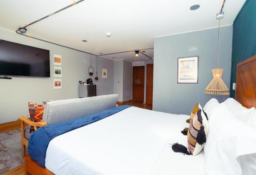 Отель Selina Parque 93 Bogota