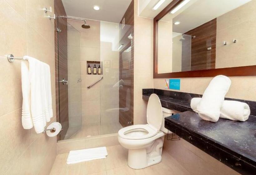 Отель Selina Parque 93 Bogota