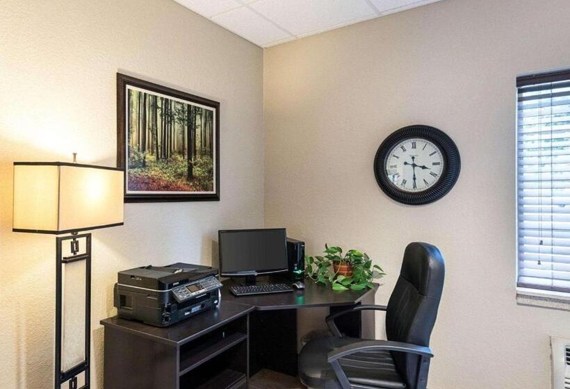 فندق Suburban Studios Morgantown