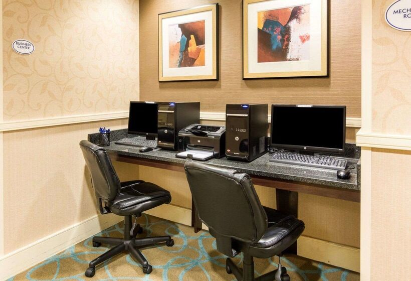 فندق Suburban Studios Quantico