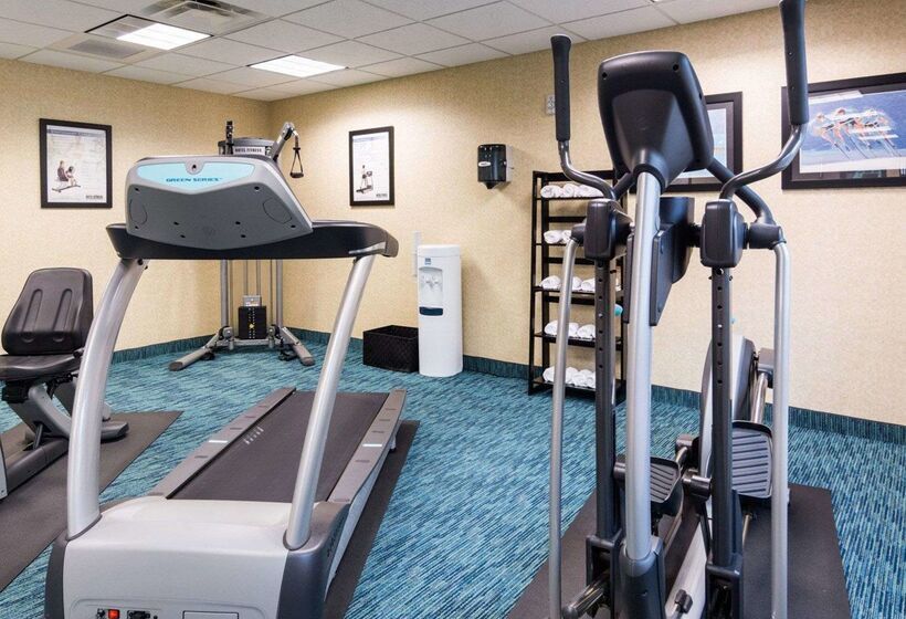 فندق Suburban Studios Quantico