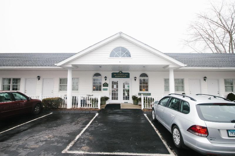 هتل Taber Inn