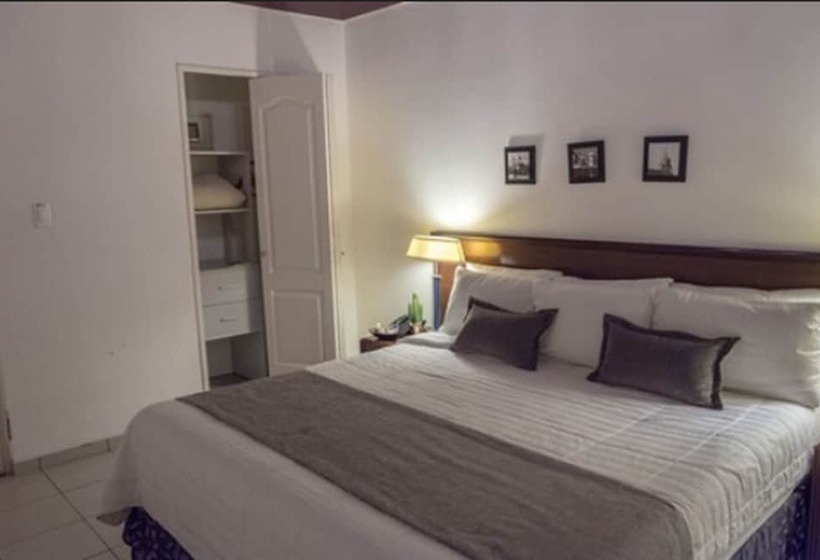 Отель Terranova Suites