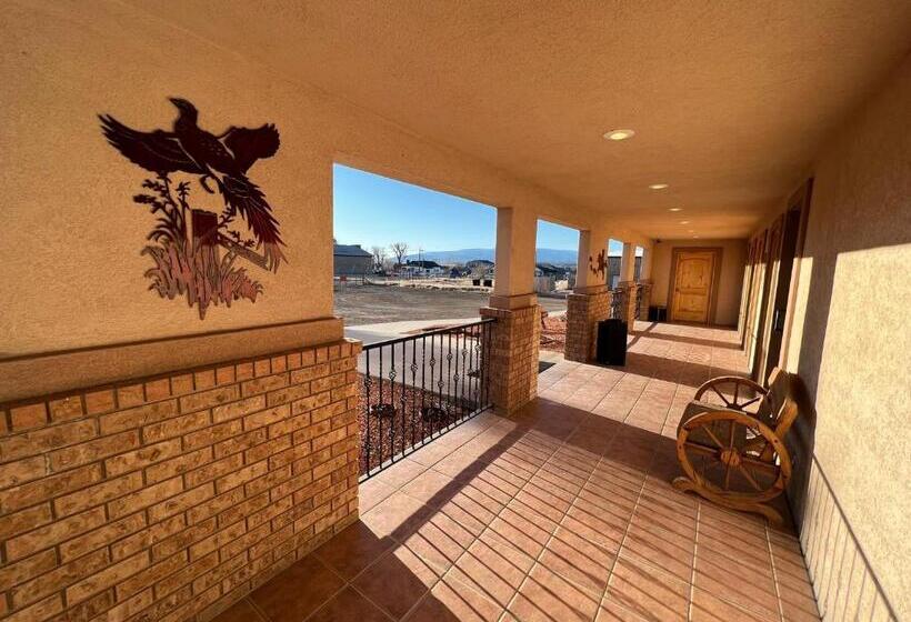 호텔 The Snuggle Inn