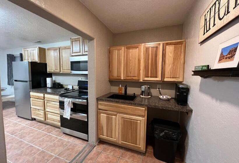 호텔 The Snuggle Inn