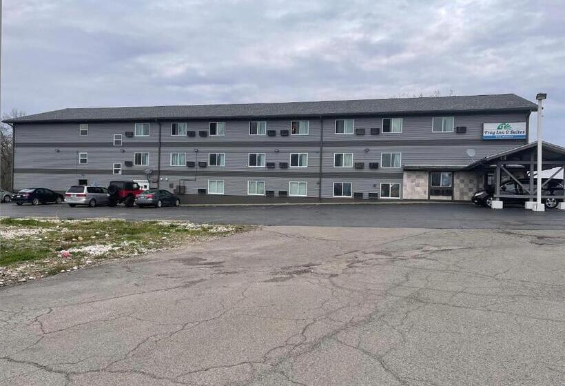 Отель Troy Inn And Suites