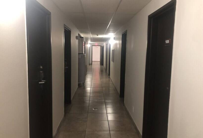 Отель Troy Inn And Suites