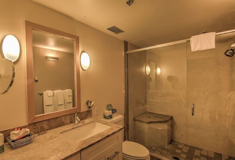 Ice House Suites And Condominiums