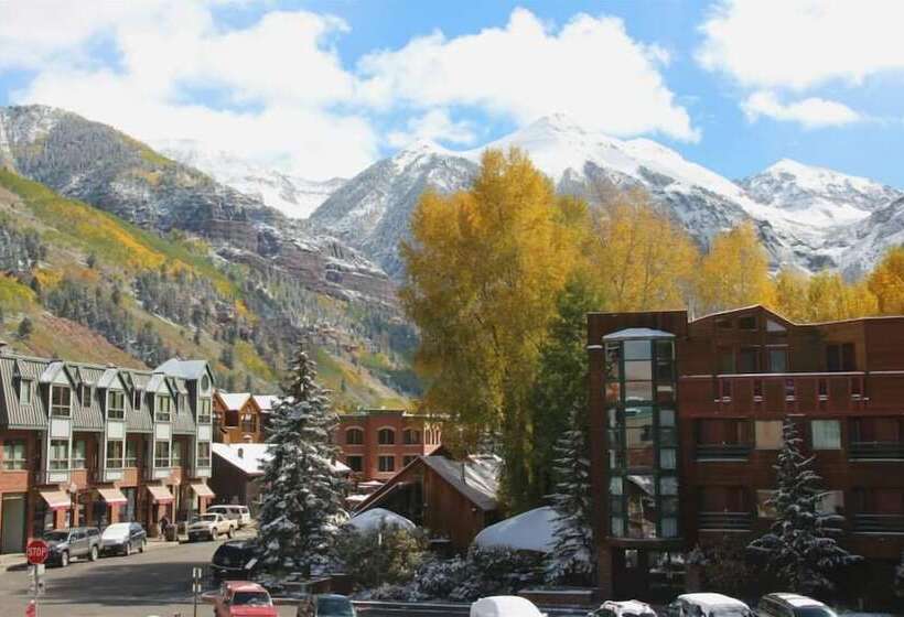 Ice House Suites And Condominiums