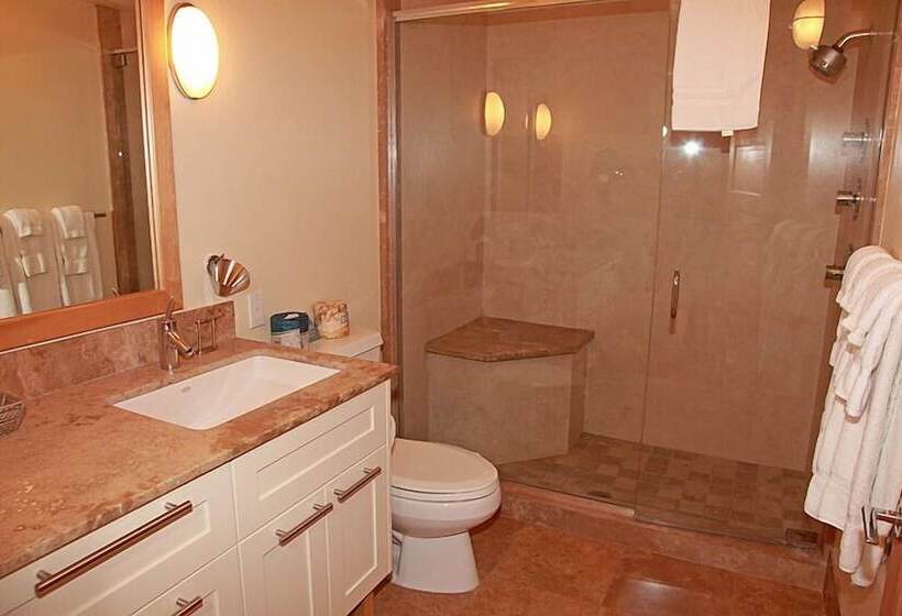 Ice House Suites And Condominiums