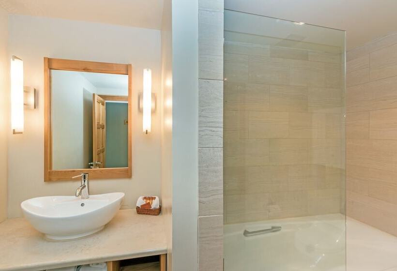 Ice House Suites And Condominiums