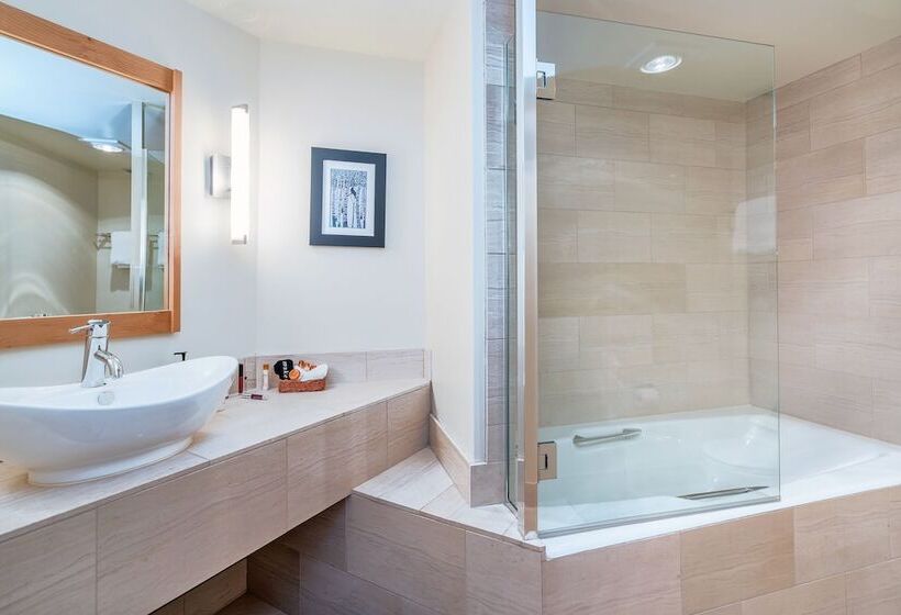 Ice House Suites And Condominiums