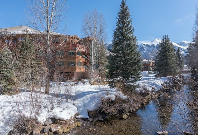 Ice House Suites And Condominiums