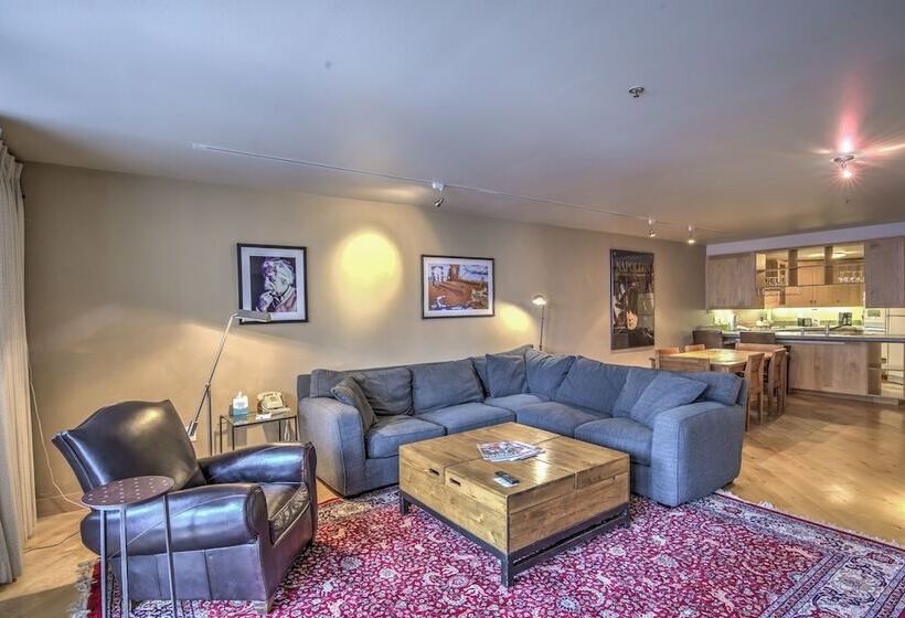 Ice House Suites And Condominiums