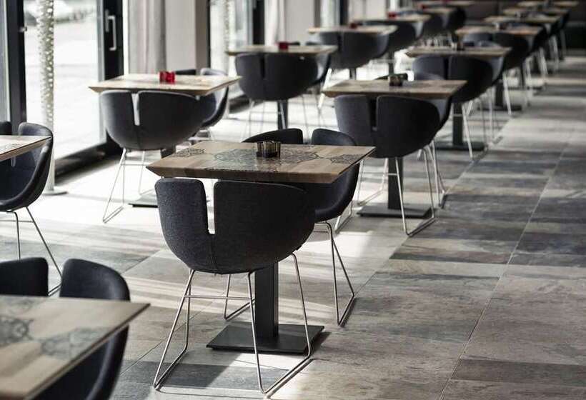 Mainport Hotel Rotterdam, A Hilton Affiliate