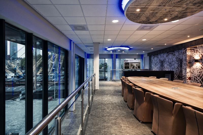 Mainport Hotel Rotterdam, A Hilton Affiliate