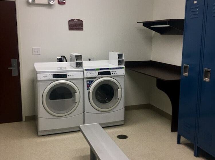 Microtel Inn & Suites By Wyndham Minot