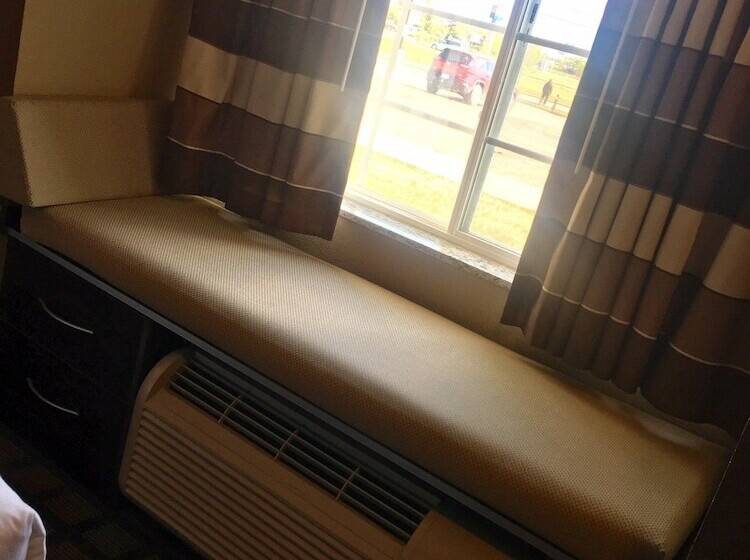 Microtel Inn & Suites By Wyndham Minot