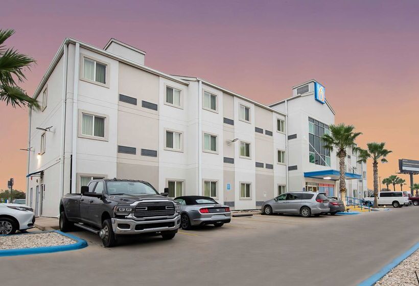 Motel 6eagle Pass, Tx Lakeside