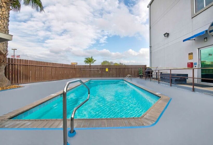 Motel 6eagle Pass, Tx Lakeside