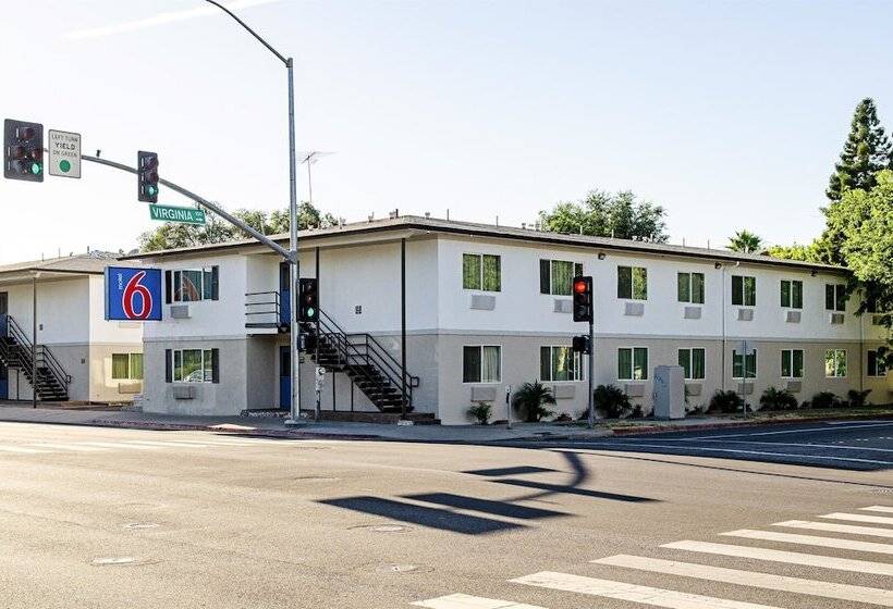 Motel 6modesto, Ca  Downtown